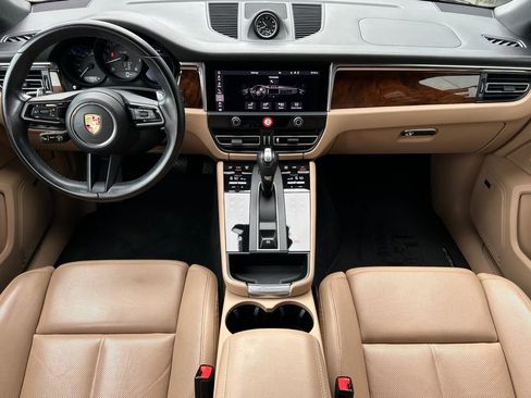 Certified 2023 Porsche Macan Turbo image 6