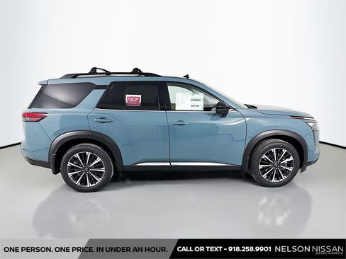 New 2026 Nissan Pathfinder Platinum image 4