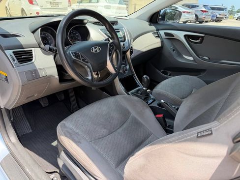 Used 2013 Hyundai Elantra FWD image 12