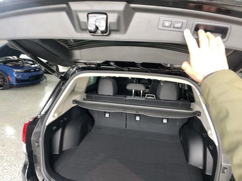 Used 2022 Subaru Forester Premium image 16