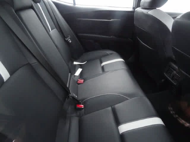 Used 2025 Toyota Camry SE FWD image 7