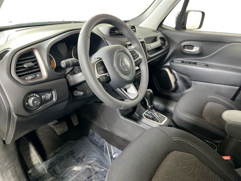 Used 2023 Jeep Renegade Latitude w/ Sun/Sound Group image 9