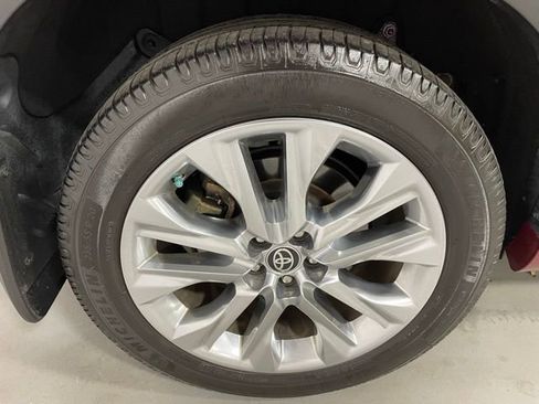 Used 2023 Toyota Highlander Limited image 13