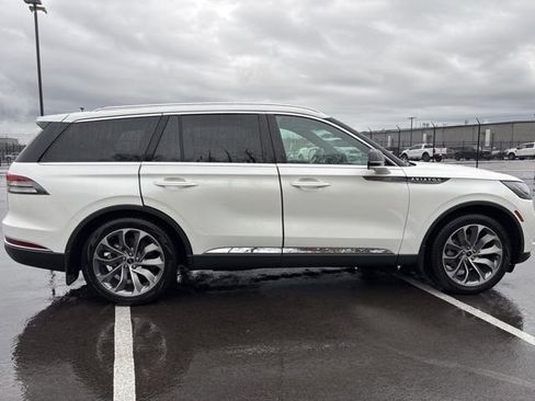 Certified 2025 Lincoln Aviator Reserve w/ Luxury Package image 5