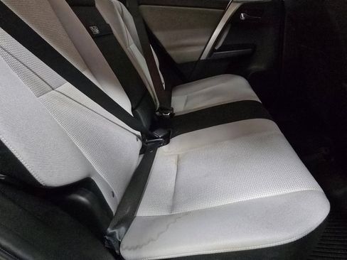 Used 2018 Toyota RAV4 XLE image 20