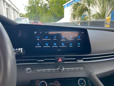 Used 2025 Hyundai Elantra SEL image 21