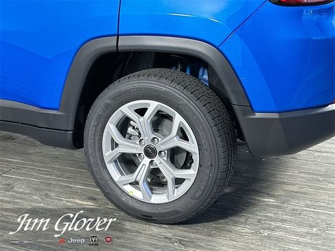New 2026 Jeep Compass Latitude image 12