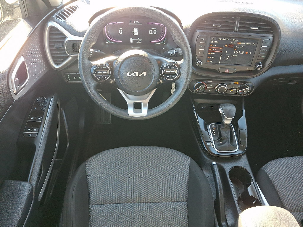 Used 2023 Kia Soul LX w/ LX Technology Package FWD image 4