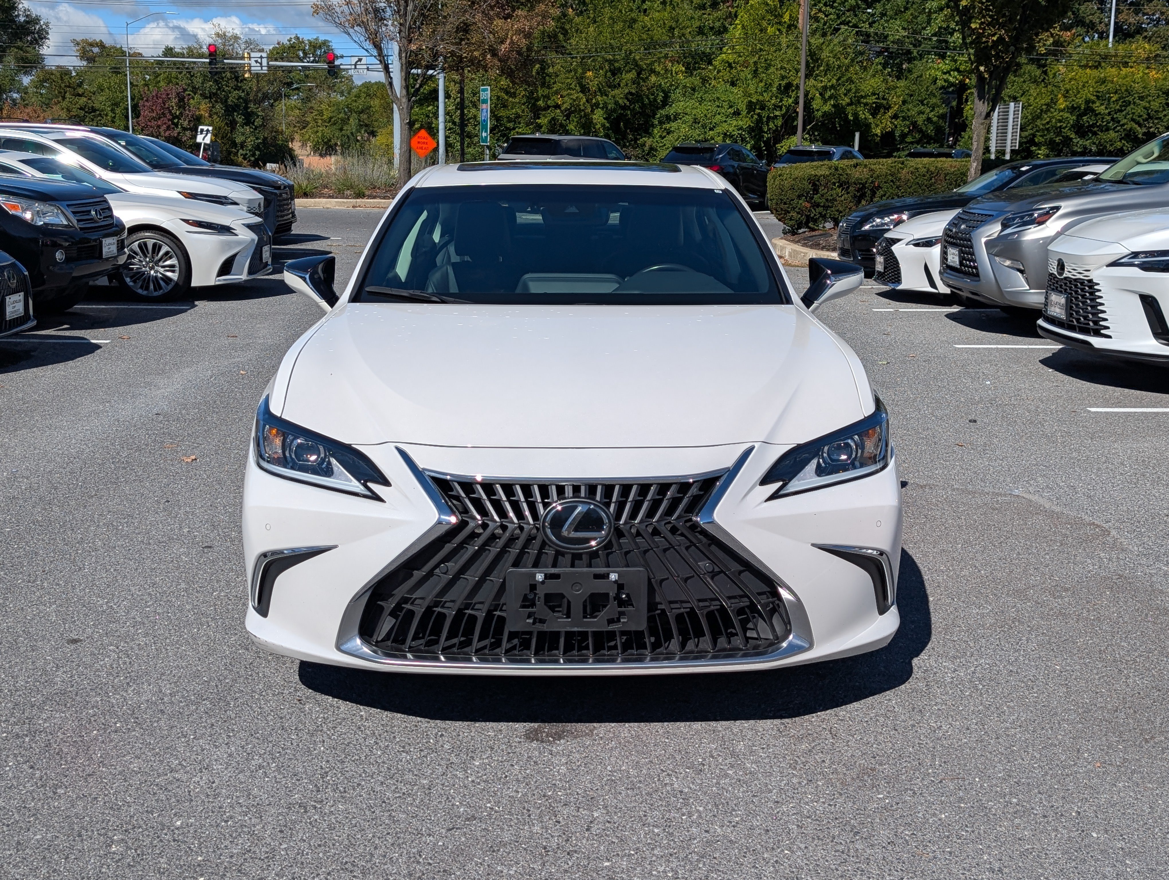 Used 2023 Lexus ES 350 w/ Premium Package FWD image 8
