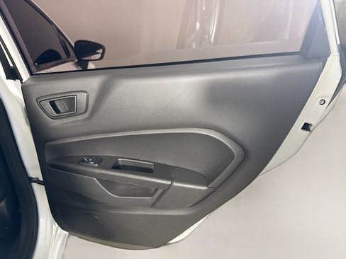 Used 2018 Ford Fiesta SE image 27