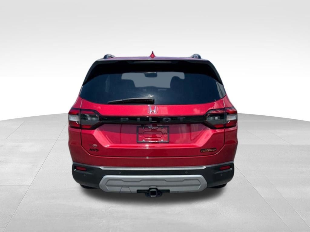 Used 2025 Honda Pilot TrailSport image 5