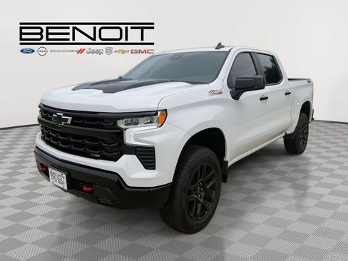 Used 2025 Chevrolet Silverado 1500 LT Trail Boss w/ Convenience Package II AWD/4WD image 1
