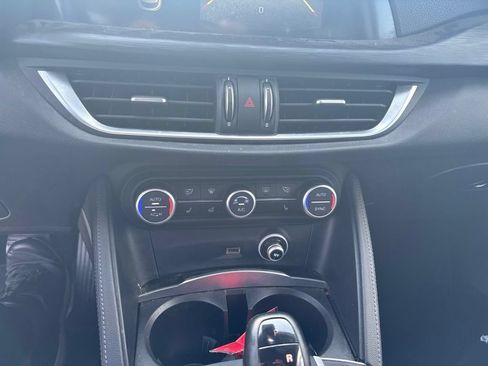 Used 2019 Alfa Romeo Stelvio AWD image 20