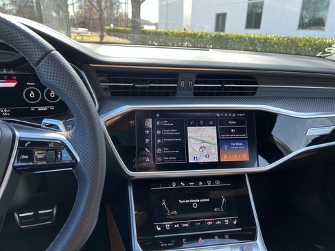 Used 2025 Audi RS 7 Performance w/ Matte Carbon Package image 18