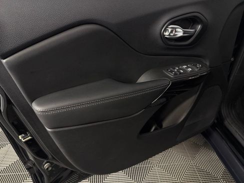 Used 2023 Jeep Cherokee Altitude Lux w/ Mopar Interior Package AWD/4WD image 26