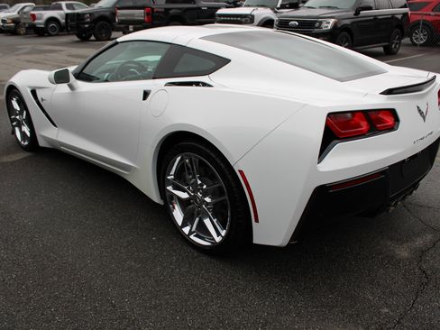 Used 2019 Chevrolet Corvette Stingray Coupe w/ 1LT image 5