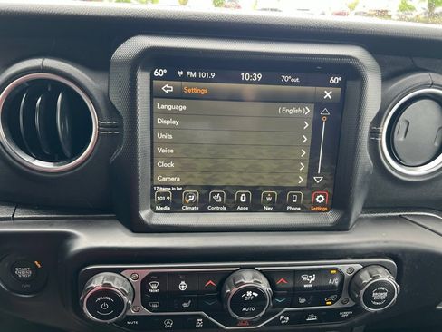Used 2021 Jeep Wrangler Unlimited Sahara AWD/4WD image 35