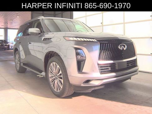 Used 2025 INFINITI QX80 Sensory image 4