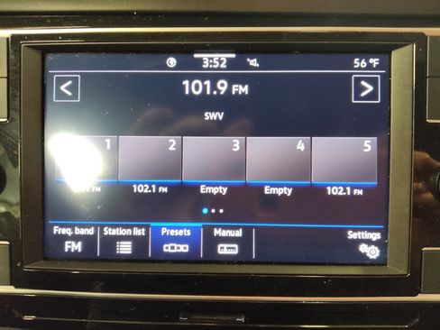 Used 2022 Volkswagen Jetta SE image 25