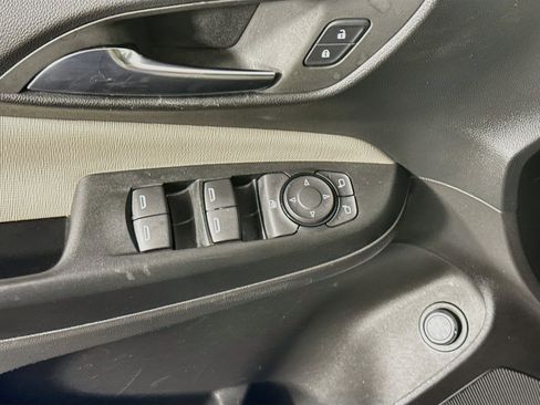 Used 2025 Buick Envista Avenir FWD image 24