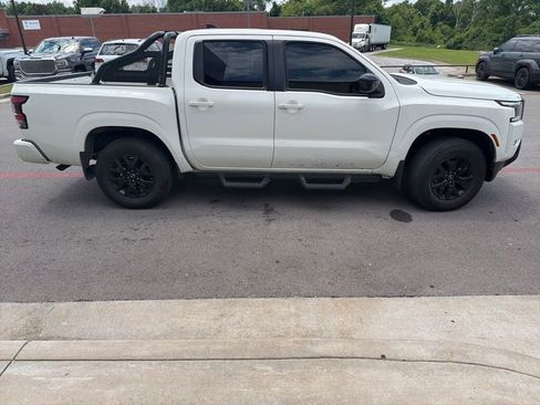 Used 2023 Nissan Frontier SV w/ Midnight Edition Package AWD/4WD image 17
