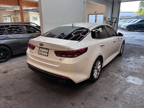 Used 2018 Kia Optima S FWD image 5