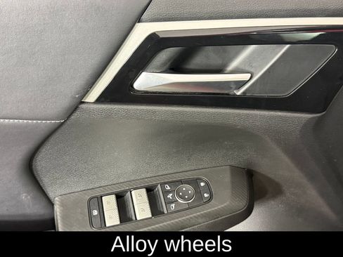 Used 2025 Mitsubishi Outlander AWD image 21