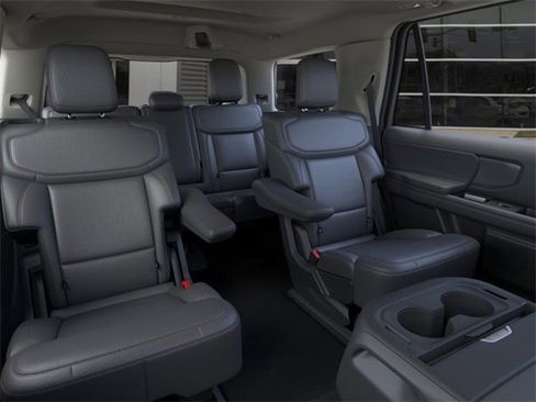 New 2025 Ford Expedition Active image 11