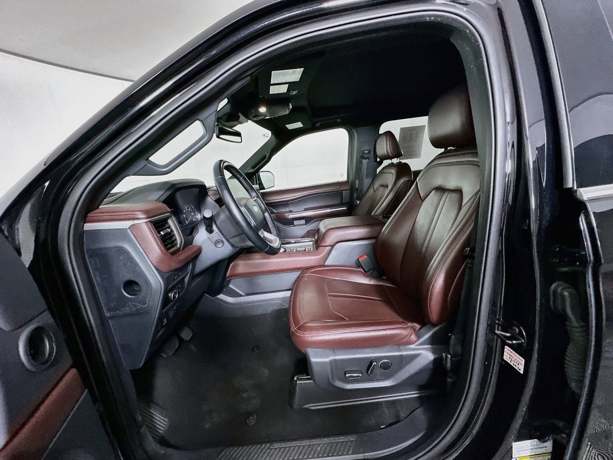 Used 2024 Ford Expedition Limited RWD image 13