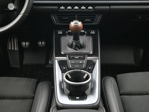 Used 2025 Porsche 911 Carrera T RWD image 8