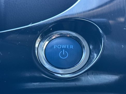 Certified 2020 Toyota Prius LE FWD image 22