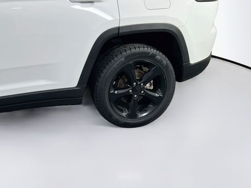 Used 2023 Jeep Grand Cherokee Altitude AWD/4WD image 30
