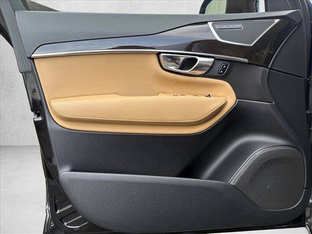 Used 2018 Volvo XC90 T6 Momentum w/ Convenience Package AWD/4WD image 7