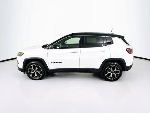 Used 2025 Jeep Compass Limited AWD/4WD image 4