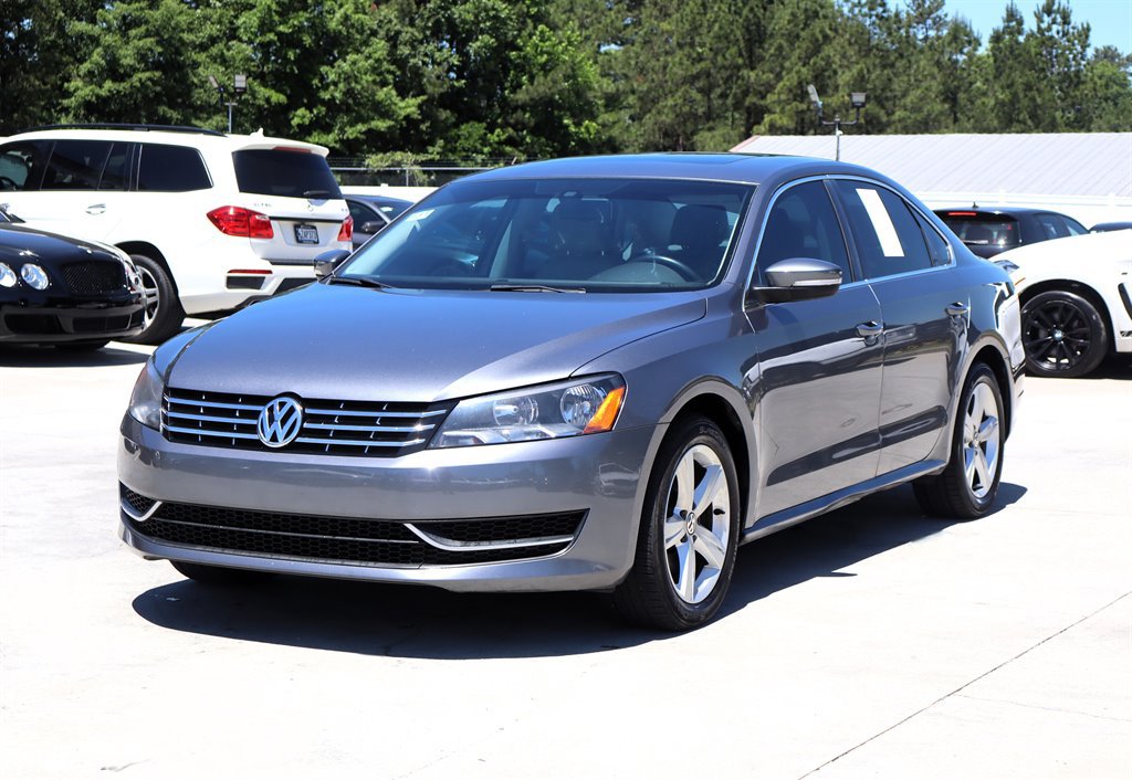 Used 2013 Volkswagen Passat TDI SE FWD image 3