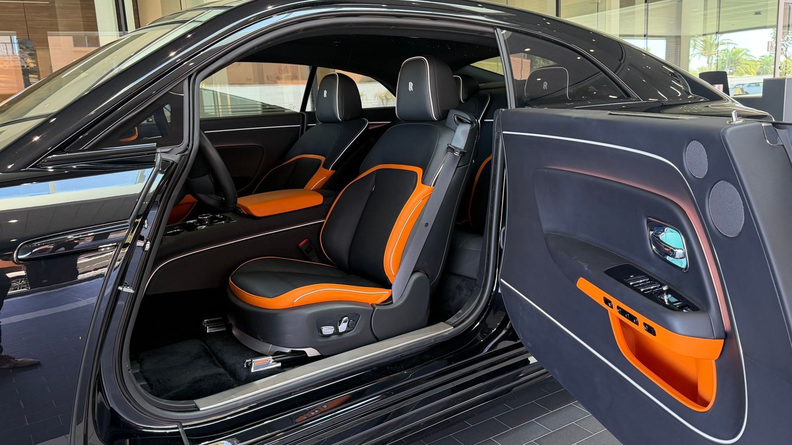 Used 2024 Rolls-Royce Spectre AWD/4WD image 5