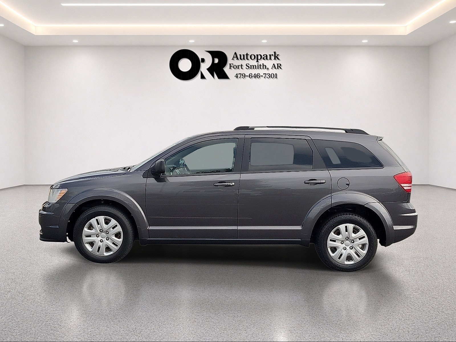 Used 2018 Dodge Journey SE w/ Popular Equipment Group FWD image 3