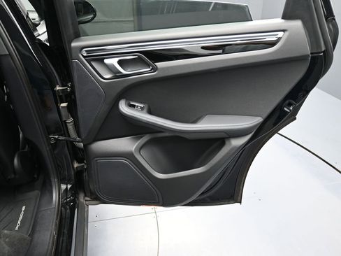 Certified 2023 Porsche Macan Turbo image 25