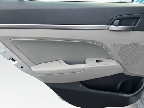 Used 2018 Hyundai Elantra Value Edition FWD image 18