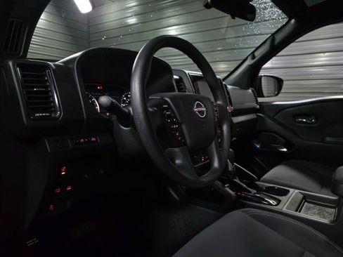 Used 2023 Nissan Frontier SV w/ Midnight Edition Package image 12