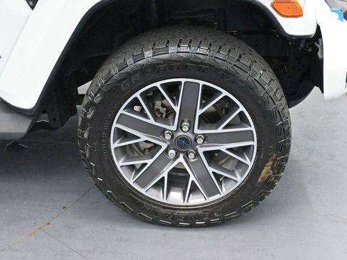 Used 2024 Jeep Wrangler High Altitude AWD/4WD image 36
