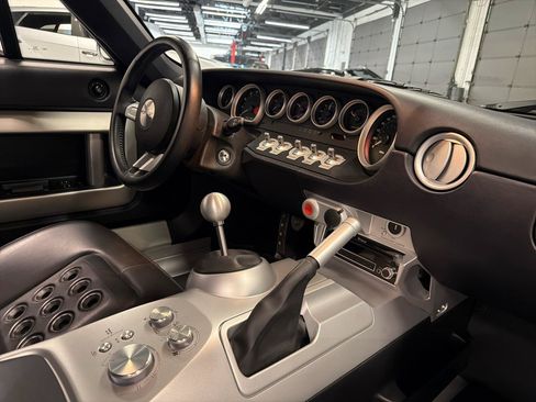 Used 2006 Ford GT RWD image 31