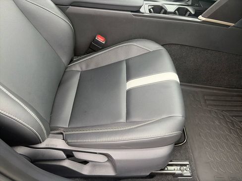 Used 2025 Toyota Camry SE w/ Convenience Package FWD image 34