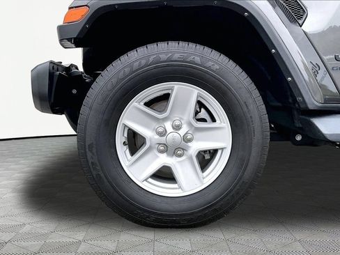 Used 2022 Jeep Gladiator Sport AWD/4WD image 24