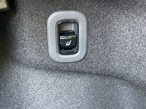 New 2026 Mercedes-Benz CLE 300 4MATIC Cabriolet image 18