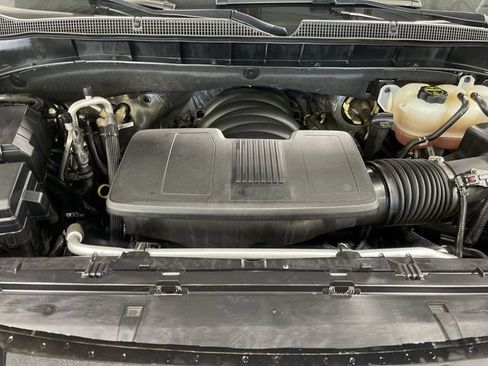 Used 2024 Chevrolet Suburban LT AWD/4WD image 28