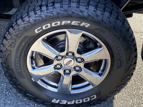 Used 2020 Ford F150 XLT w/ Equipment Group 302A Luxury AWD/4WD image 32