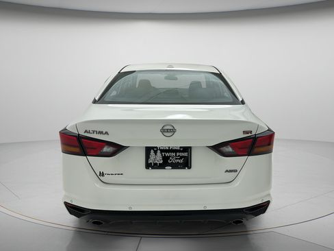 Used 2025 Nissan Altima 2.5 SR AWD/4WD image 7
