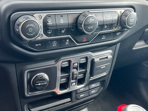 Used 2021 Jeep Wrangler Unlimited Sport AWD/4WD image 28