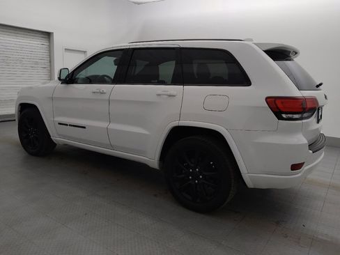 Used 2019 Jeep Grand Cherokee Altitude RWD image 3